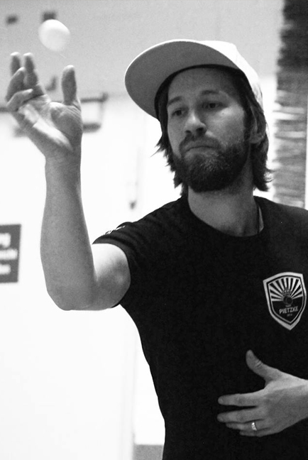 #012 André